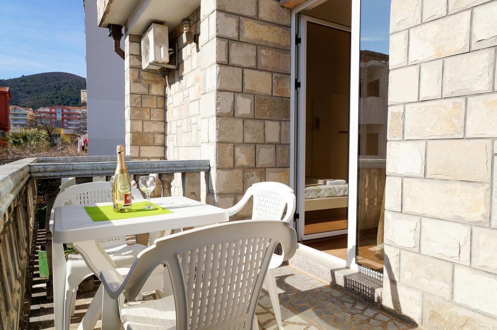 Guest House Heart Of بودفا المظهر الخارجي الصورة