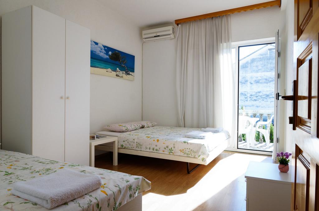Guest House Heart Of بودفا المظهر الخارجي الصورة